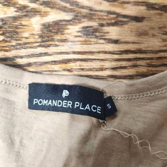 TUCKERNUCK POMANDER PLACE | Tan Vesty Long Sleeve Crewneck Size S - Picture 3 of 5